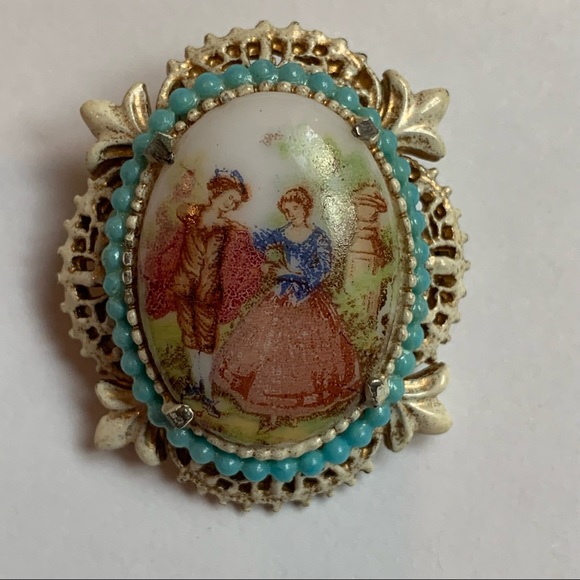 Fragonard Brooch by Florenza Romantic Couple Victorian Gold Tone Limoges Style - Picture 2 of 6